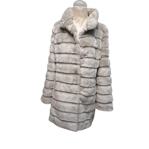 Eliza J Grooved Faux Fur Coat Gray Sz S Tiered Long Sleeve Snaps Glam Luxury New - Picture 1 of 16